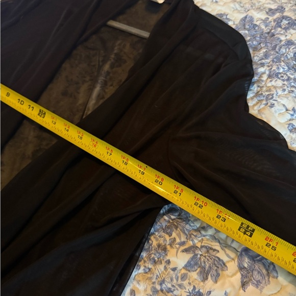 Elegant Black Women's Top - Picture 3 of 6